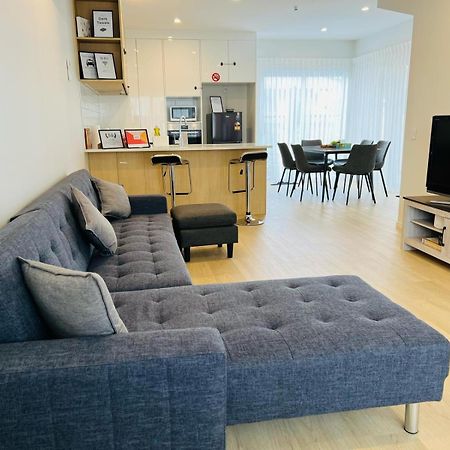 Central Modern 3-Bedroom,3- Bathroom House With Patio And Carpark- Lower Hutt City Centre Eksteriør billede