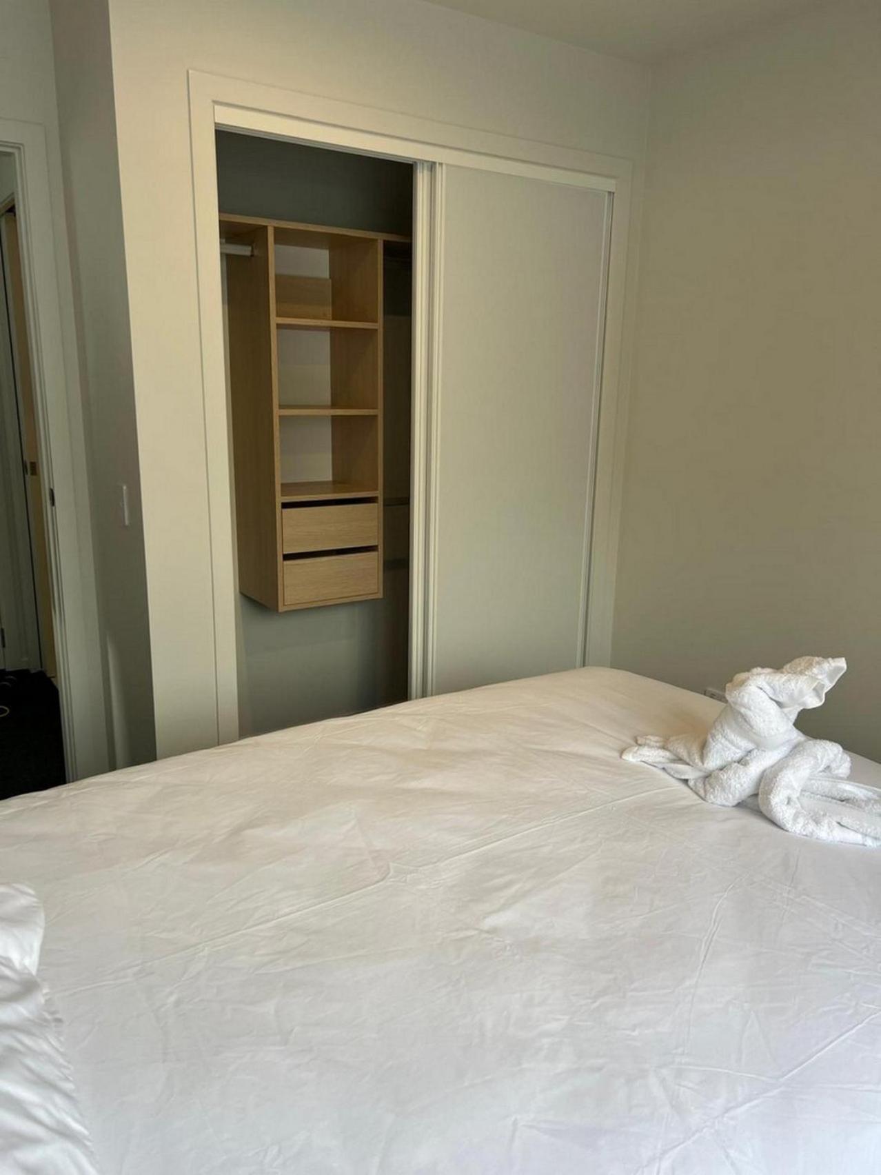 Central Modern 3-Bedroom,3- Bathroom House With Patio And Carpark- Lower Hutt City Centre Eksteriør billede
