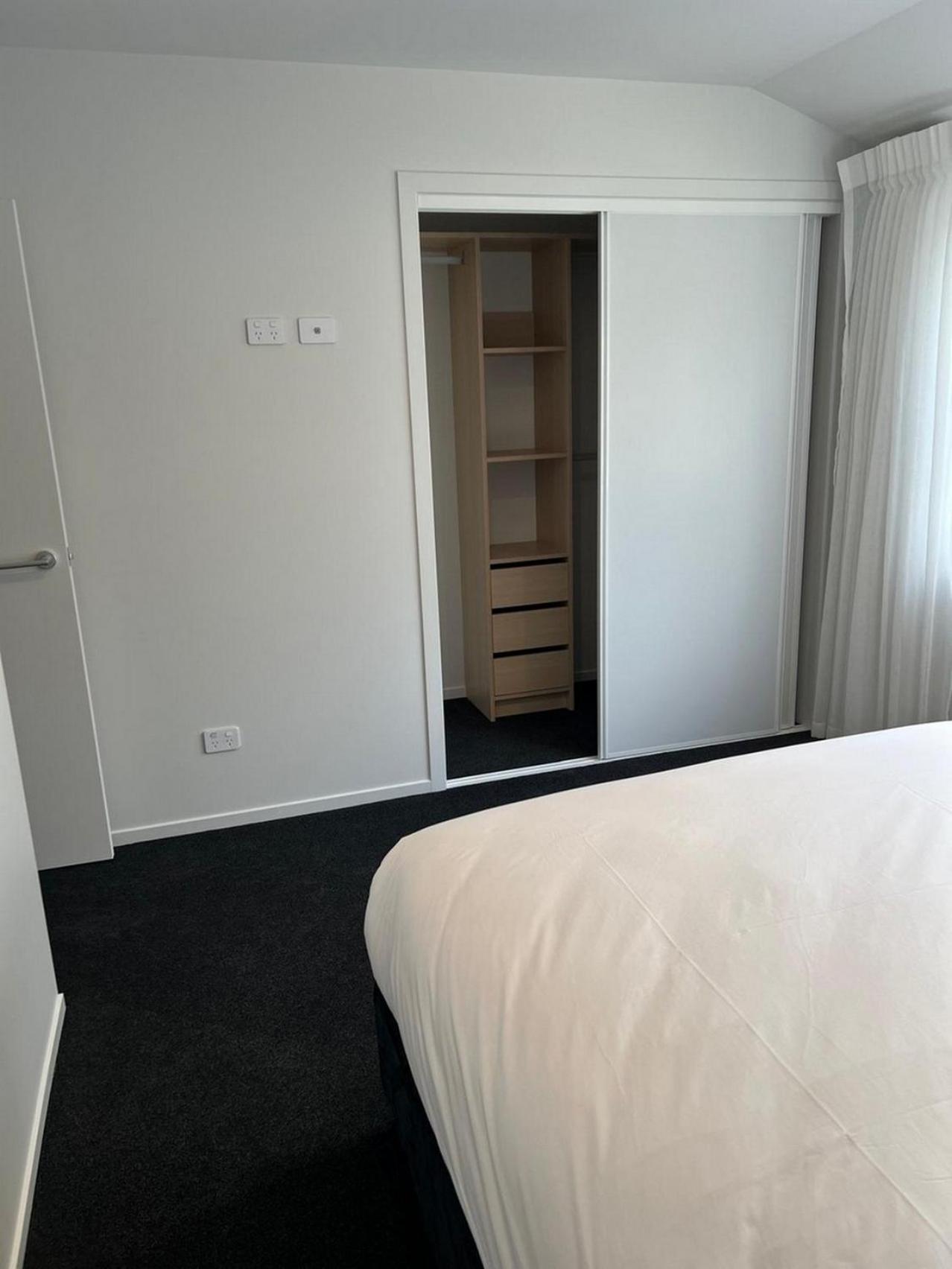 Central Modern 3-Bedroom,3- Bathroom House With Patio And Carpark- Lower Hutt City Centre Eksteriør billede